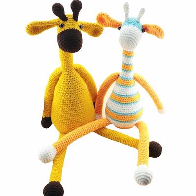 Feito a mão fazer crochê o bebê que de confecção de malhas da boneca o girafa personalizou por atacado