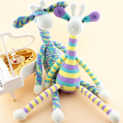 Feito a mão fazer crochê o bebê que de confecção de malhas da boneca o girafa personalizou por atacado