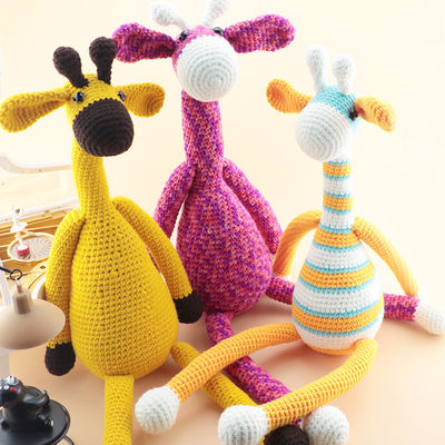 Feito a mão fazer crochê o bebê que de confecção de malhas da boneca o girafa personalizou por atacado