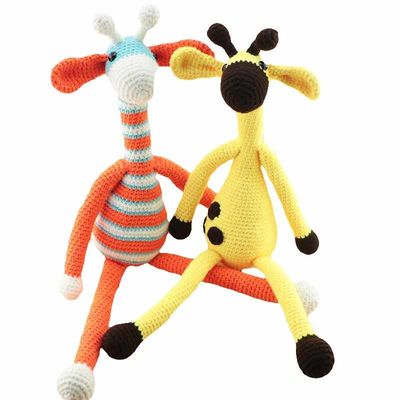 Feito a mão fazer crochê o bebê que de confecção de malhas da boneca o girafa personalizou por atacado