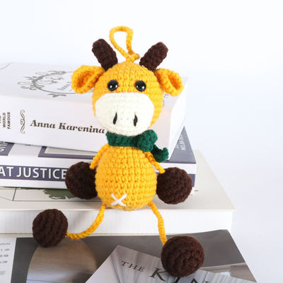 Poliéster vivo feito a mão enchido faz crochê a boneca