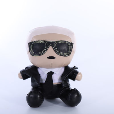 A pele colore 25cm o luxuoso da boneca que brinca personagens de banda desenhada do luxuoso com vidros